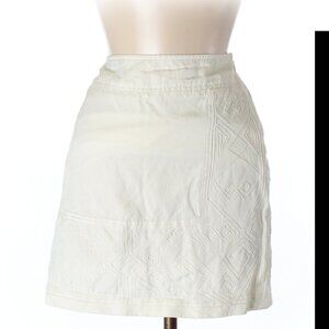 Nicole Miller Ivory Skirt with Raised Stitching - Size 4